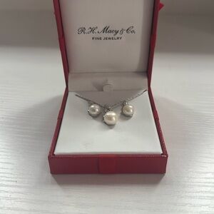 Pearl Necklace - Elegant White